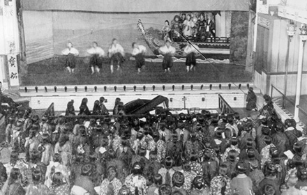 宝冢歌剧团｜top男役的王座之下，是400位少女十余年的青春献祭