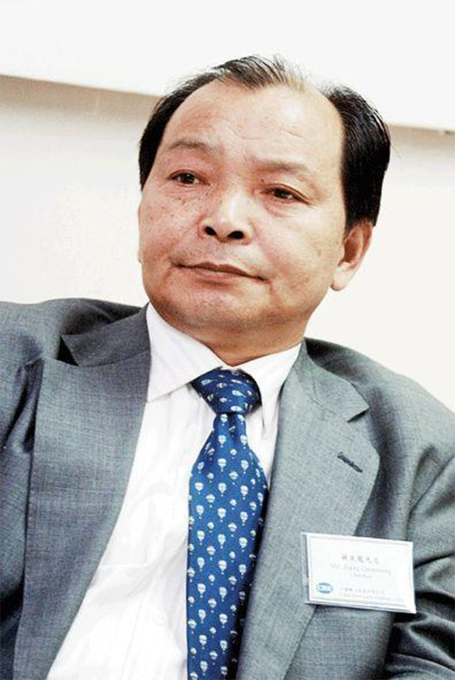 3000块创业成百亿富豪,儿子一顿饭花90万，最后却因赌博欠下1个亿