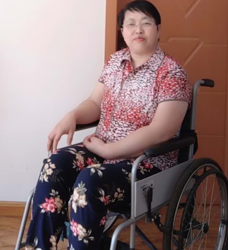 我想念你们，思念如风，吹过心间，却再也触不到你们的温暖。