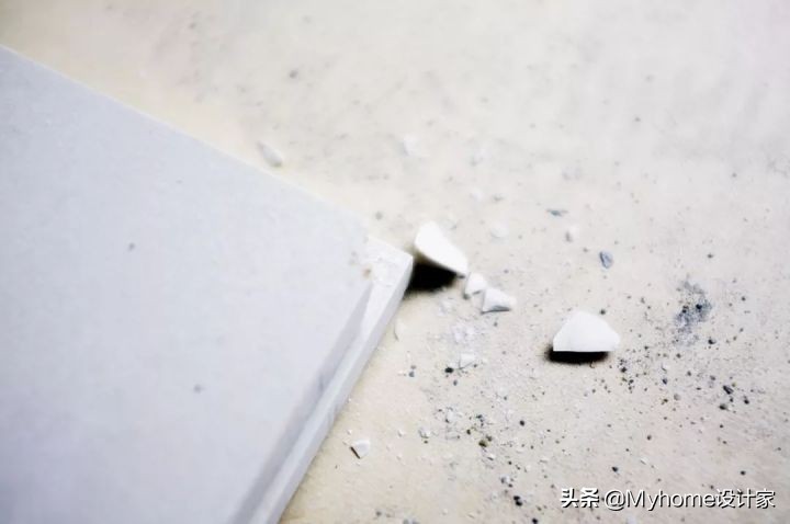 监工验收要留意的9件事，保证你卫生间不漏水、客厅瓷砖不拱顶