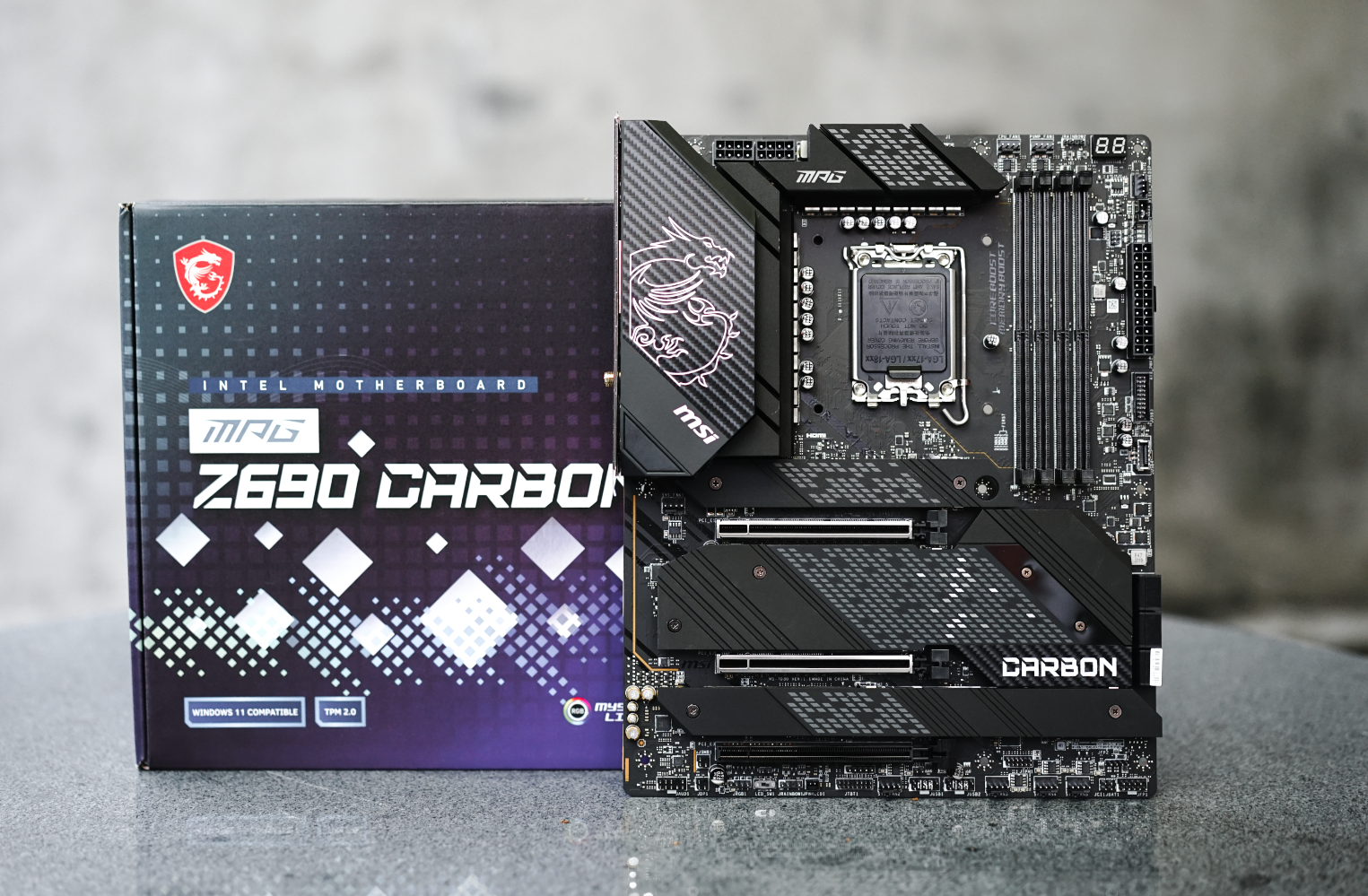 intel酷睿12代首发“座驾”来了！微星Z690 CARBON WIFI抢先开箱
