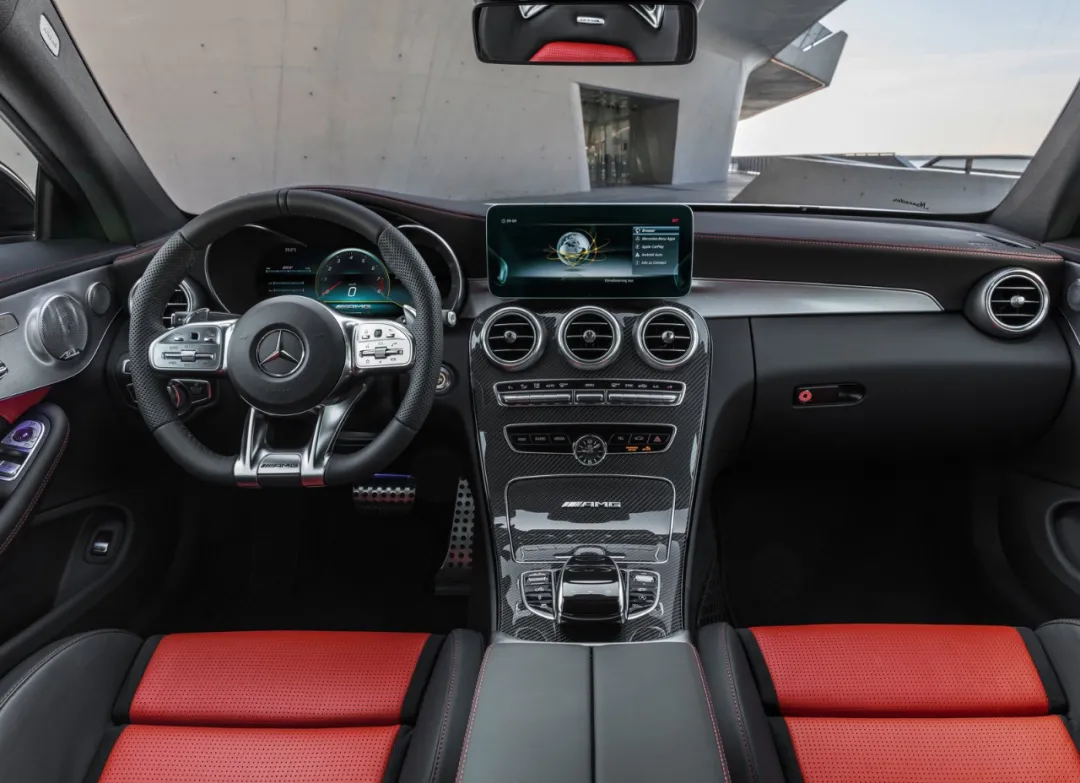 3.9秒破百的性能怪兽谁最有乐趣？奥迪RS5、宝马M3和AMG C63这样选