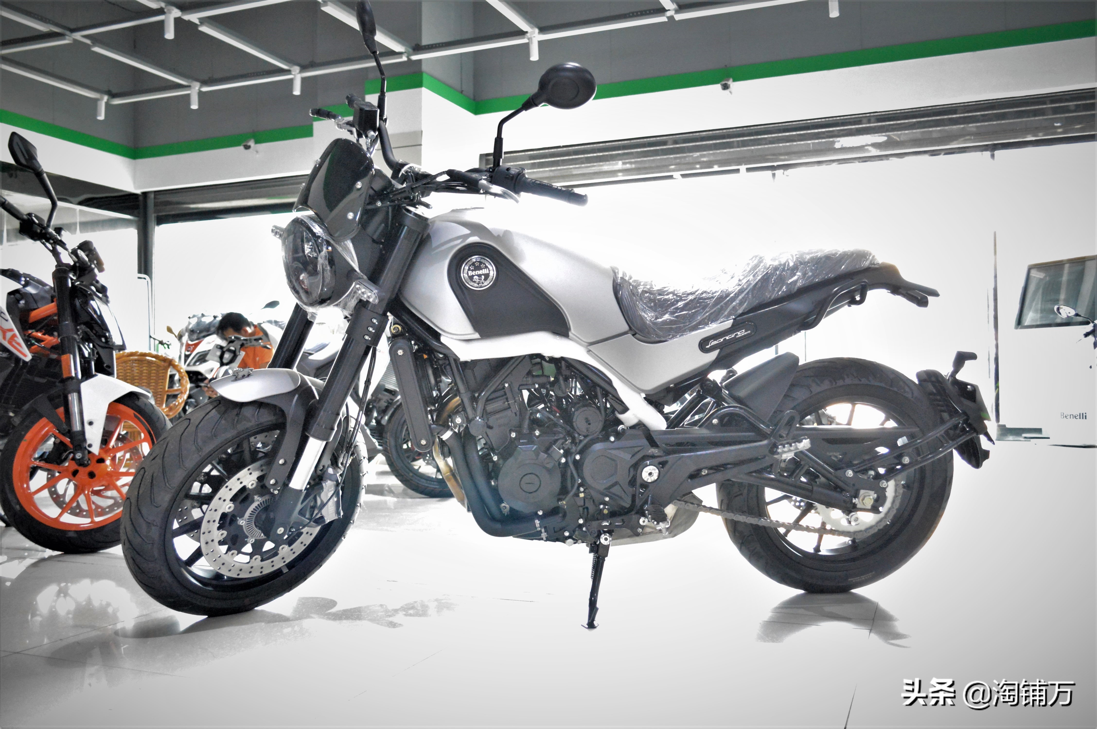 贝纳利幼狮500价格国产复古实力担当