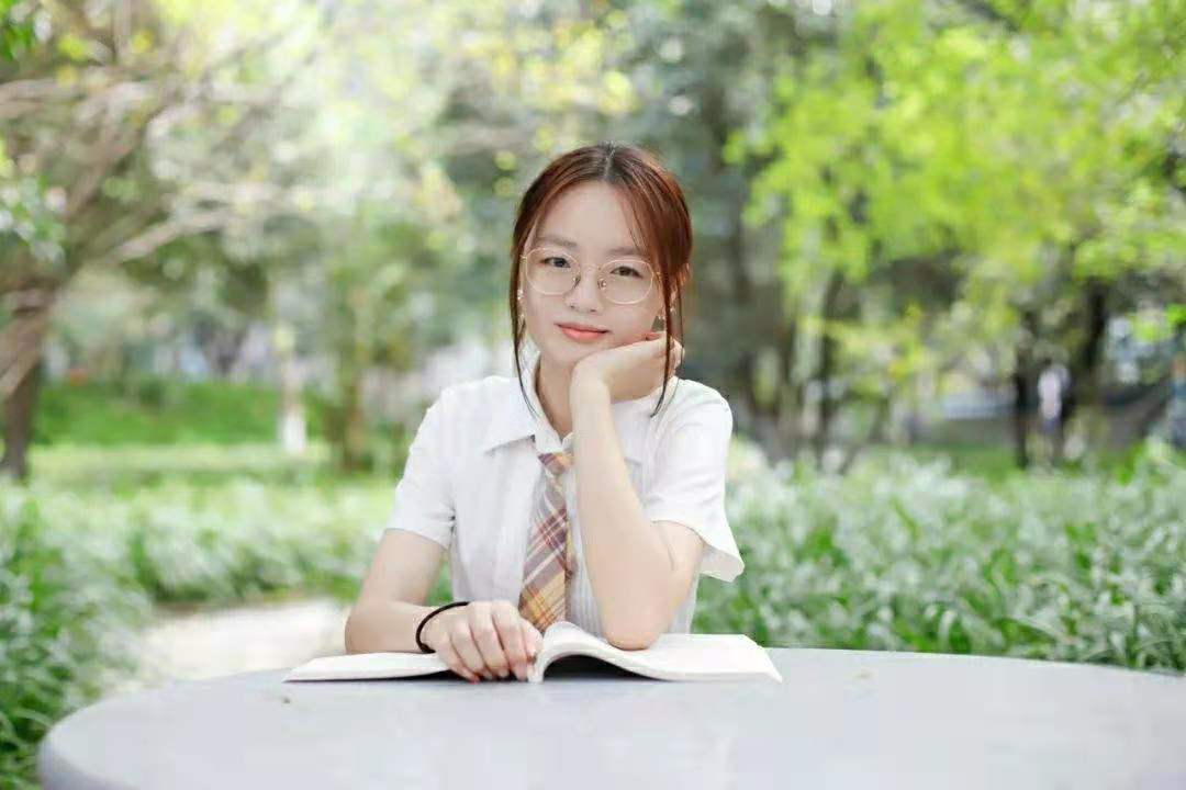 高考692分选择华中师范大学，获得学校表扬，网友却说可惜