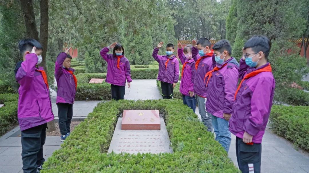 缅怀先烈 信念不朽—洛阳东外献礼中国共产党成立100周年活动