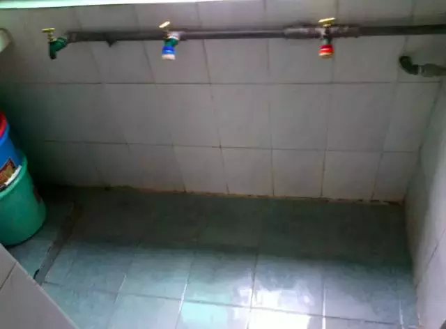 广东最坑爹vs最壕的大学宿舍！你们感受一下，这区别扎心了