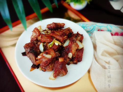 干锅排骨怎么做（十分钟速成味美特下饭的干锅排骨）