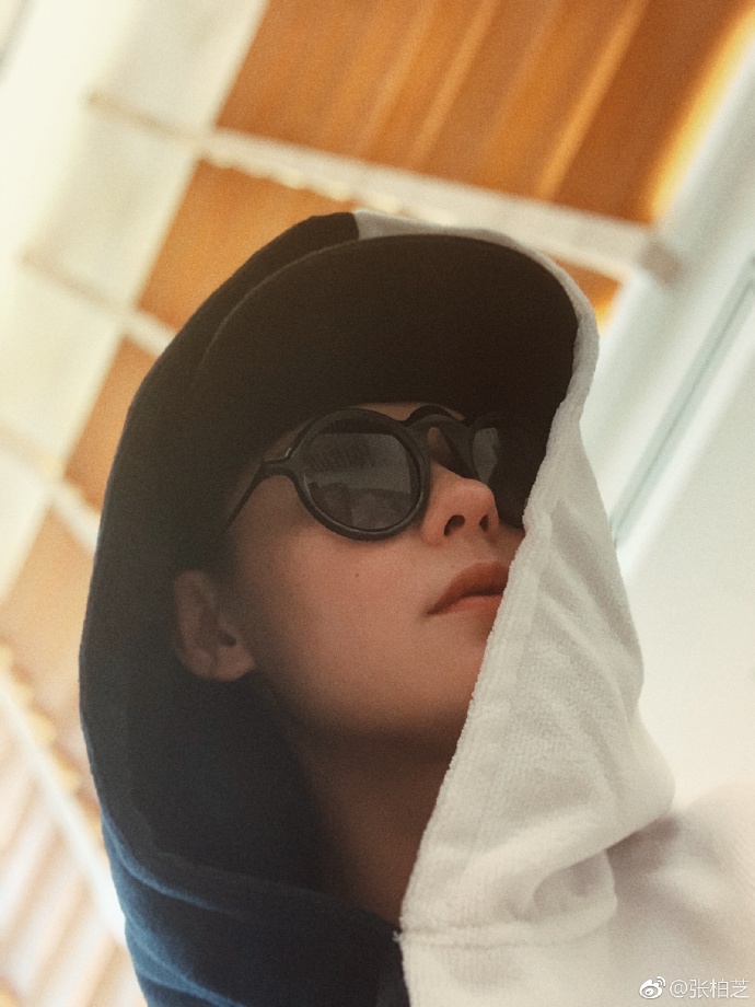 41岁张柏芝《浪姐2》神颜照出圈！鼻型优越，隆鼻都长不成这样