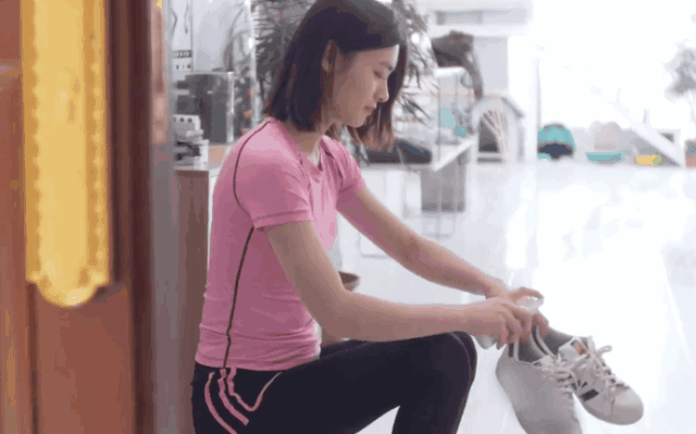 脚臭怎么办？老博士教你一招，3秒去除异味