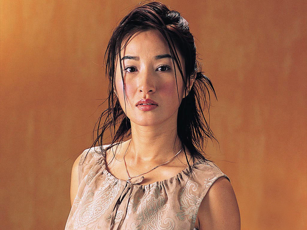 电视剧《中华英雄》播出31年，女主角嫁亿万富豪，其他人今何在