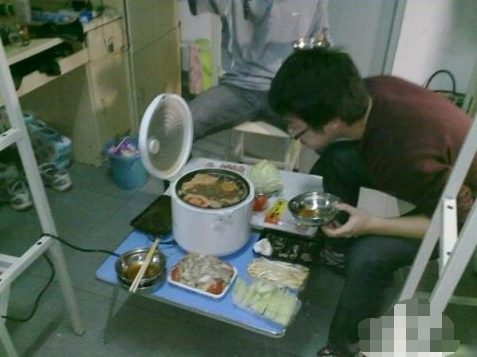 为啥大学每晚都要“查寝”？宿管老师说出这5点，学生恍然大悟