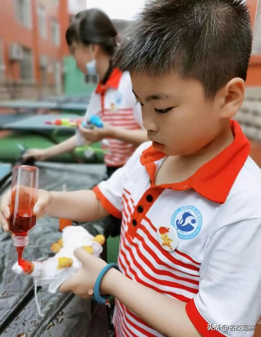 走进成都新世纪外国语，走进扎染世界，感受中华魅力