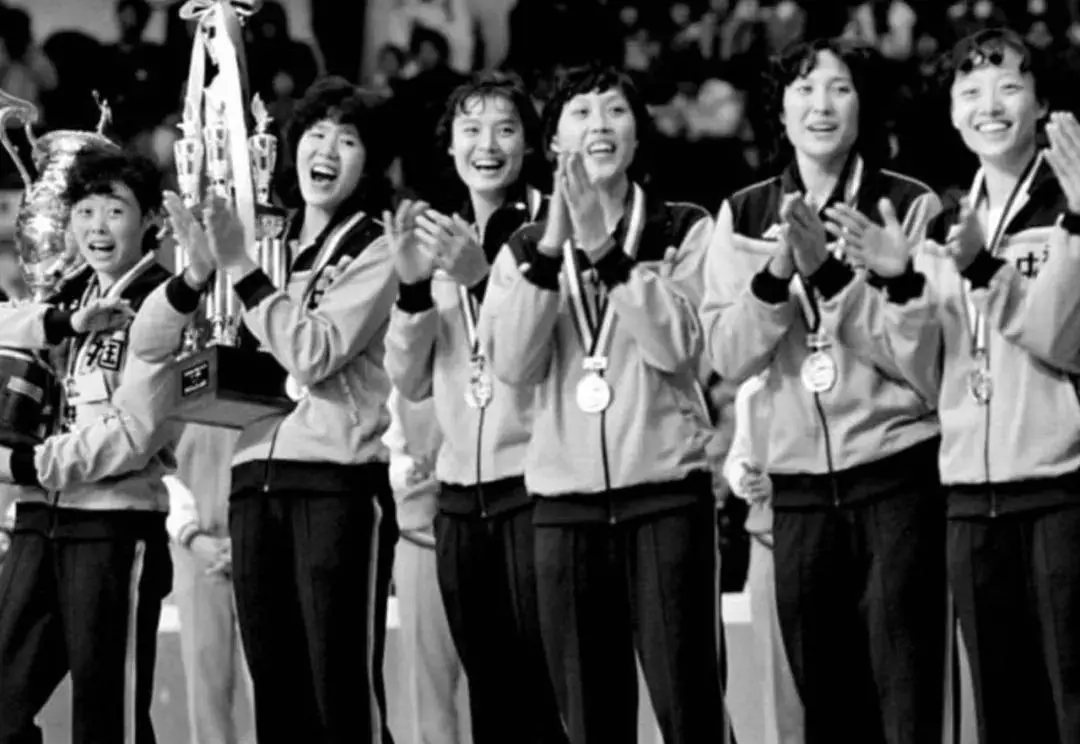 “为什么国产剧里的校服，永远比现实的好看”