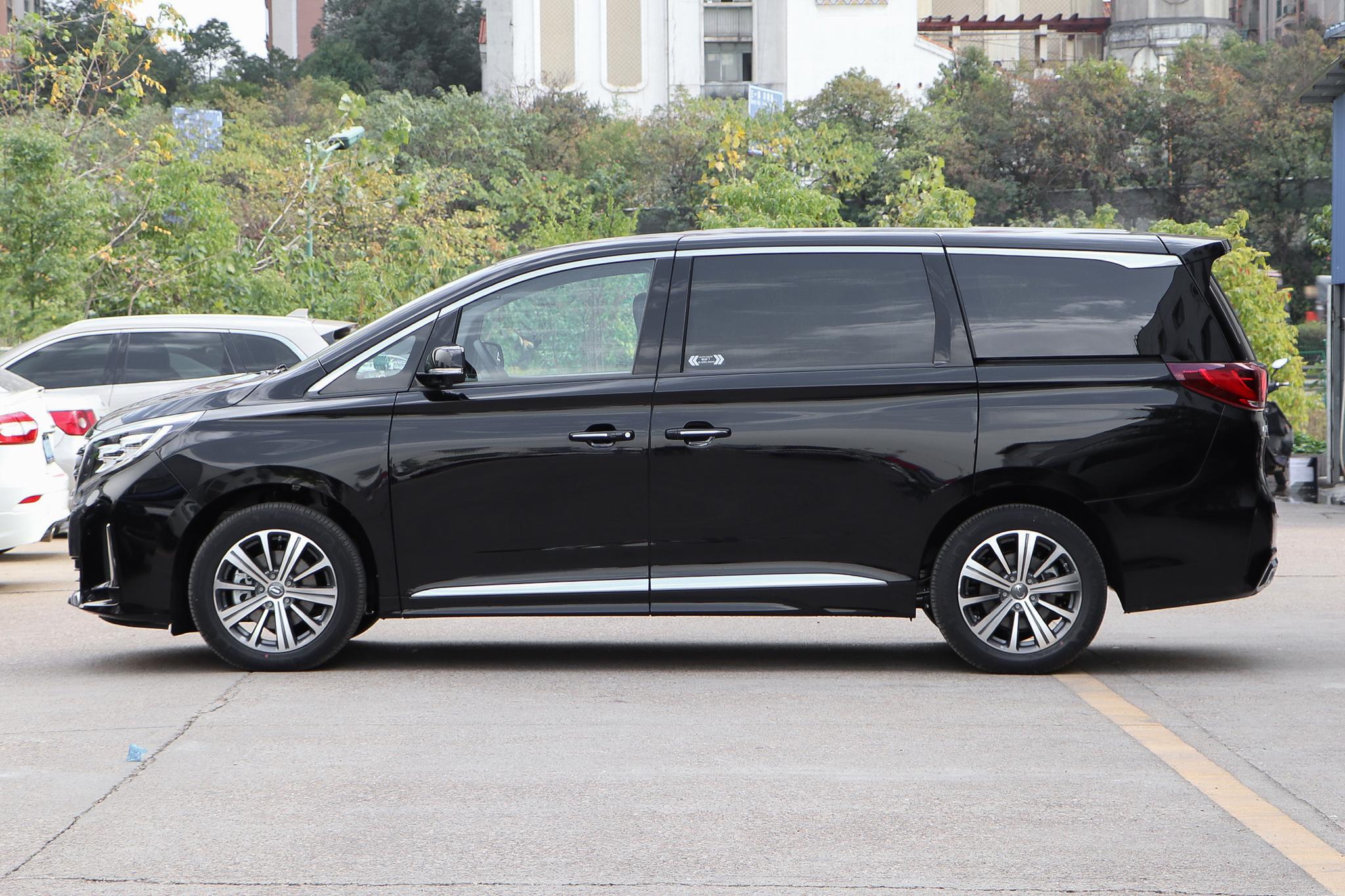 广汽gm8大概要多少钱想入手广汽传祺gm8