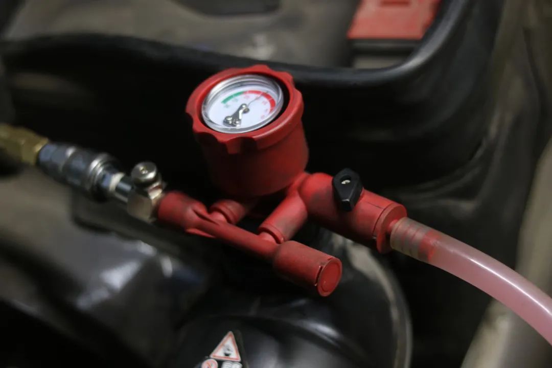 怪兽修车：翻新一辆15年奔驰GLK260，最终满血复活变新车