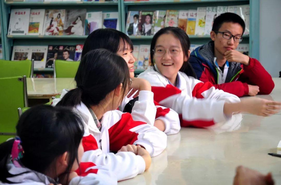 毕业于清华北大的明星，李健撒贝宁意料之中，马丽叫人惊喜