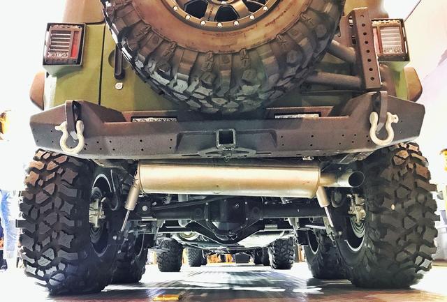 越野战车——乔治巴顿•勇士战斧 6x6 配置性能解析