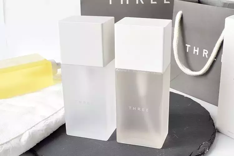 日本POLA旗下这个小众牌子THREE，"冷淡"贵妇风