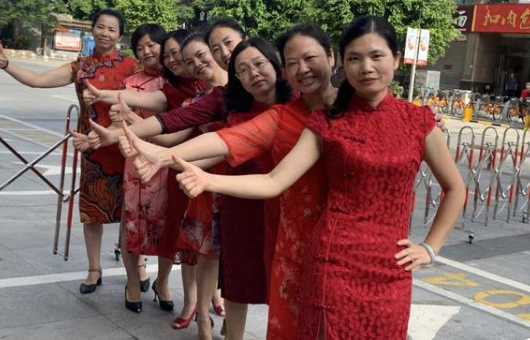 高考需不需要穿校服（为什么高考时尽量别穿校服）