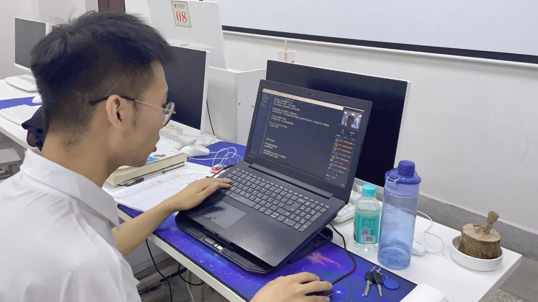 老师化身“主播”？快看过来，新学期网课开始啦