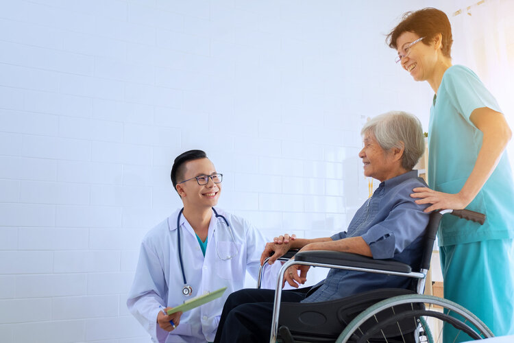 治疗癌症没钱了，该怎么办？还有4条路可走，请抓住机会