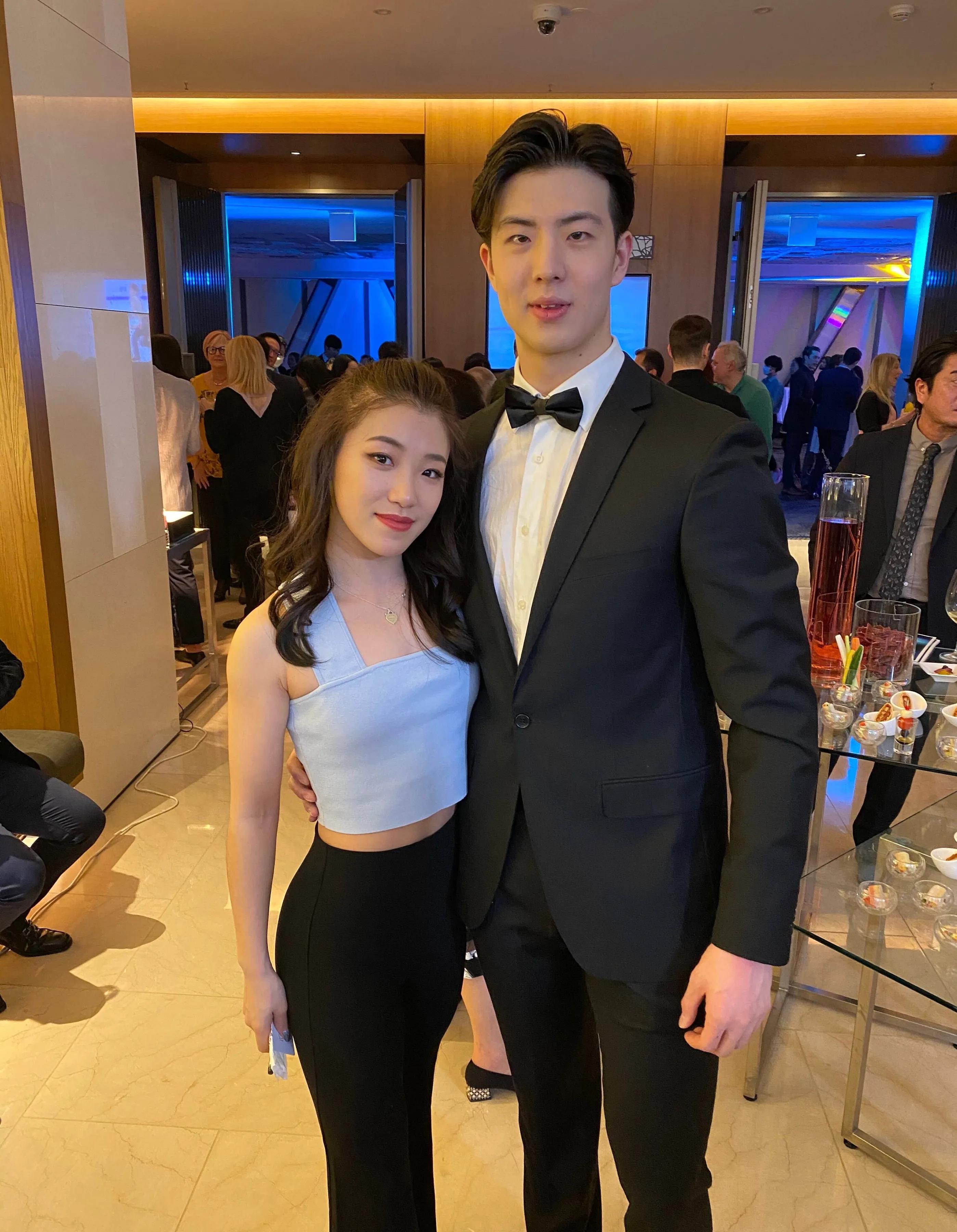 王诗玥柳鑫宇“情侣”搭配太炫了，穿花滑瞬间成焦点，行云流水