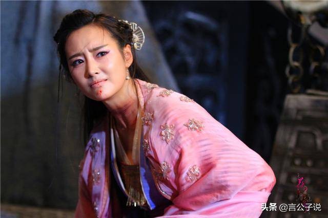 李纯是北京电影学院科班出身,第一部戏就是张艺谋的《金陵十三钗》