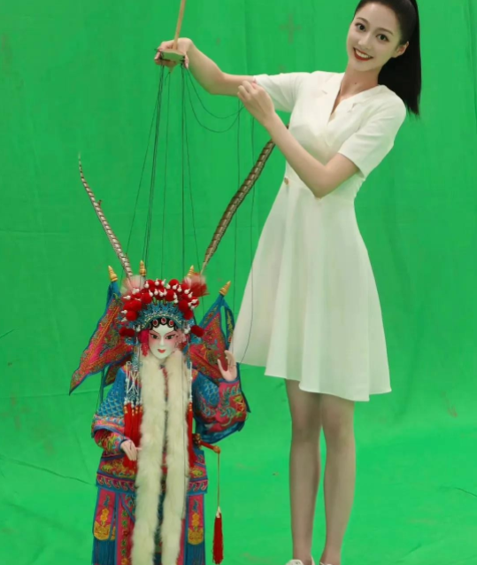 中国传媒大学的校花冯琳，在网上晒出学习笔记，让人耳目一新