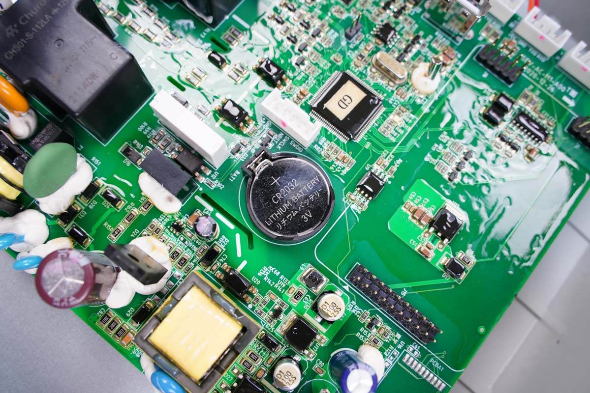 充電樁是如何工作的？拆一款7000W壁掛式交流充電樁看看