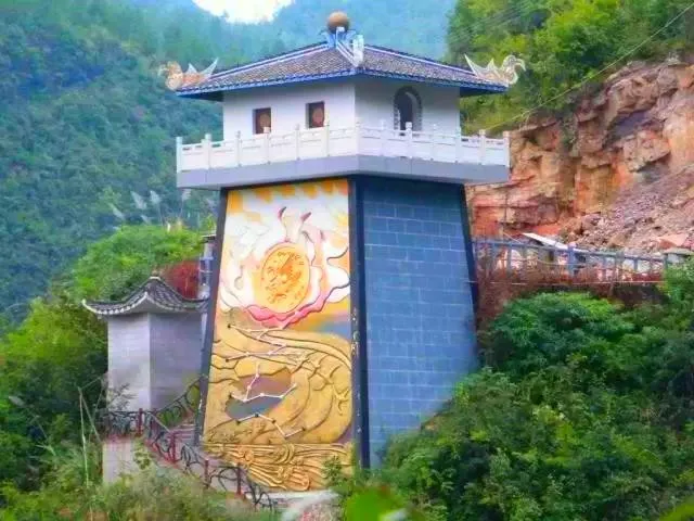 “天路”横空出世,既险又美,号称“中国之中”,引央视连连称赞