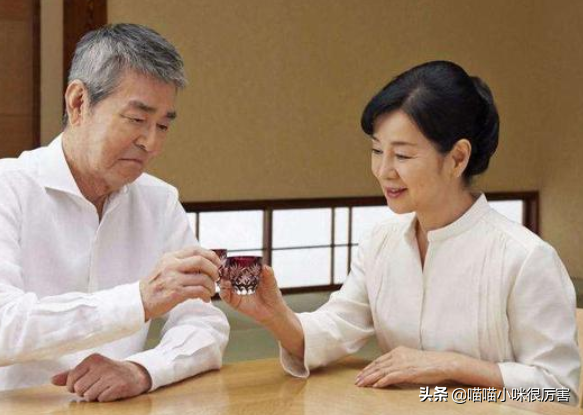 亚洲10位美女今昔颜值对比，山口百惠成老妇，关之琳医美痕迹明显