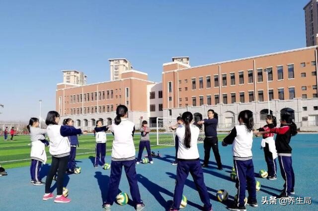 中考改革时代到来，新型“开卷考试”惹争议，上高中更难了？