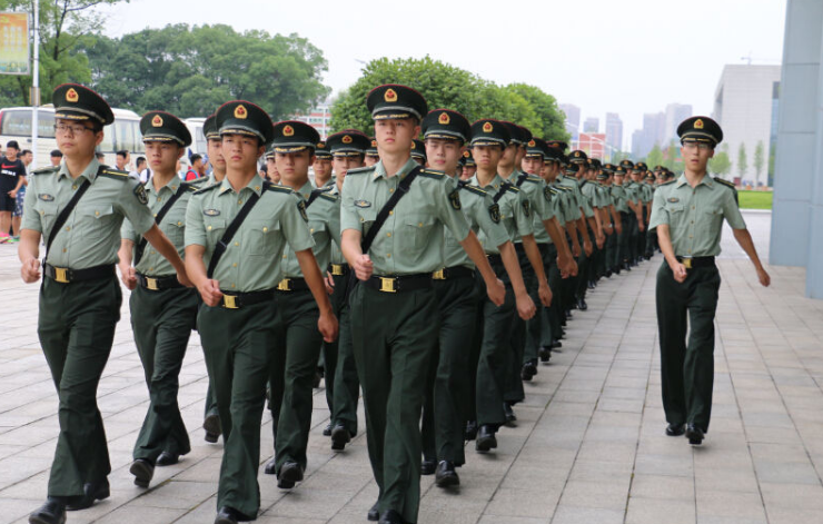 2021高考军校招生“遇冷”，降分还出现没招满，是有一定原因的