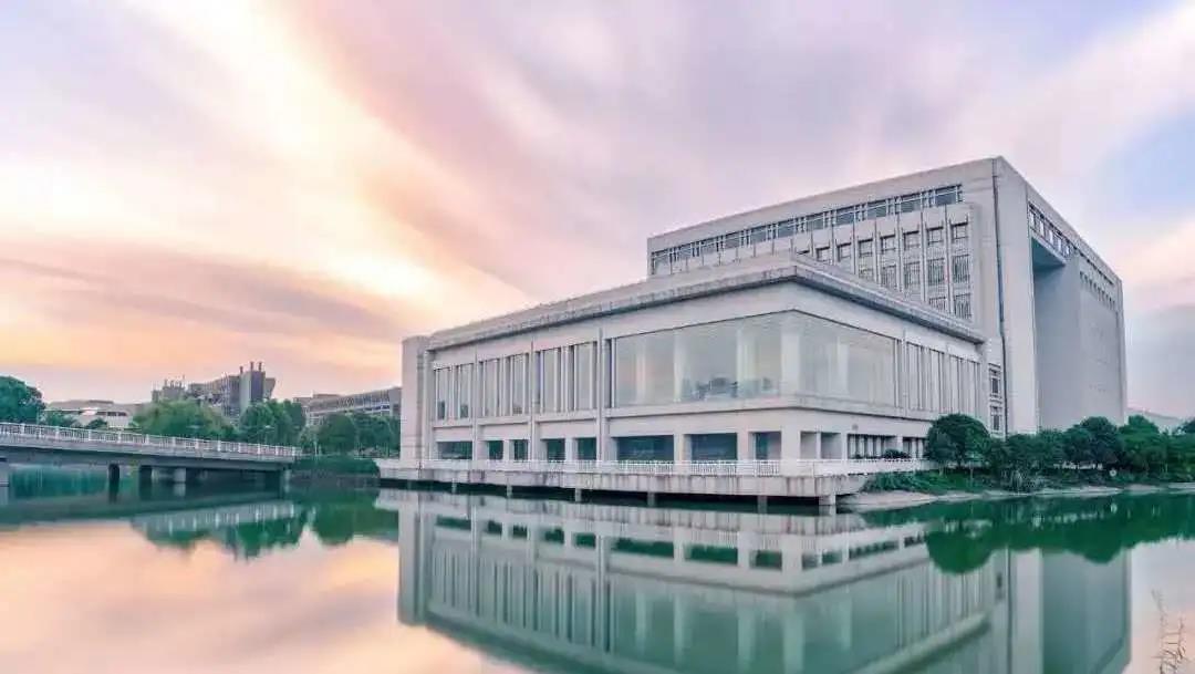 5大校区占地317万㎡、