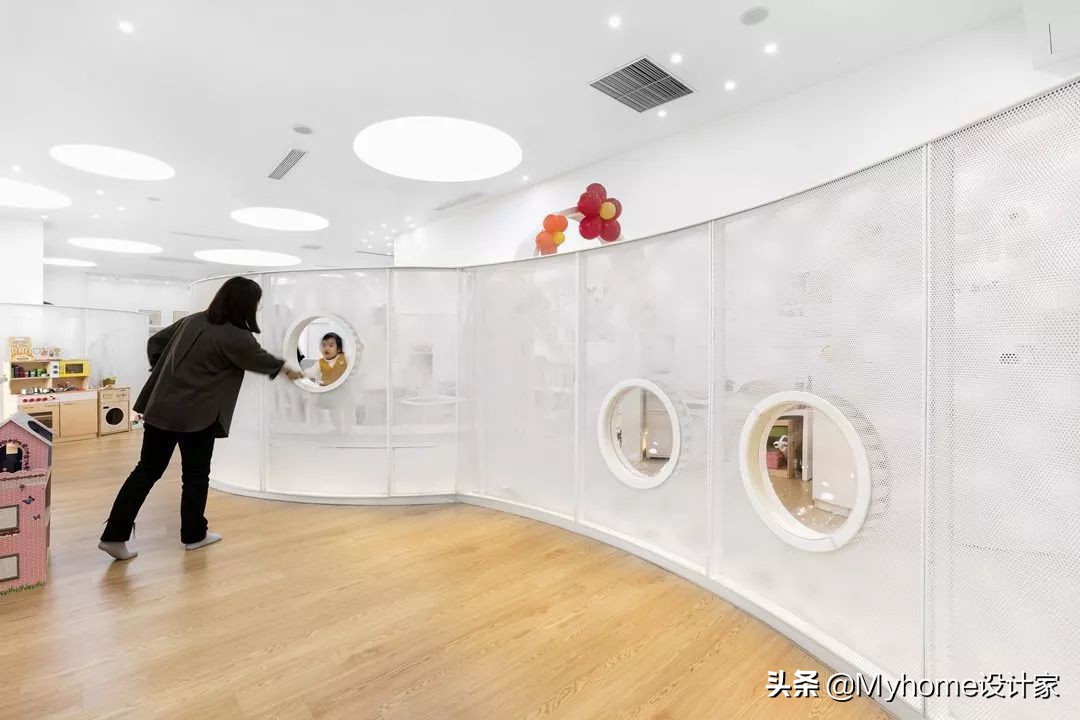 这面墙是孩子的游乐场，成人的玩具体验店，270㎡玩乐中学习
