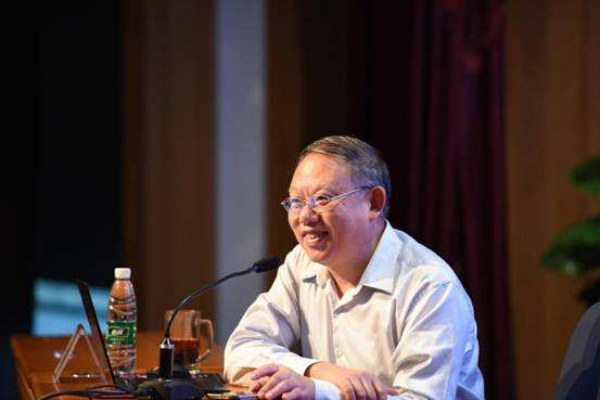 全校首位！南开教授：历时四年著书40万字，登上人民大会堂，斩获学界最高奖！