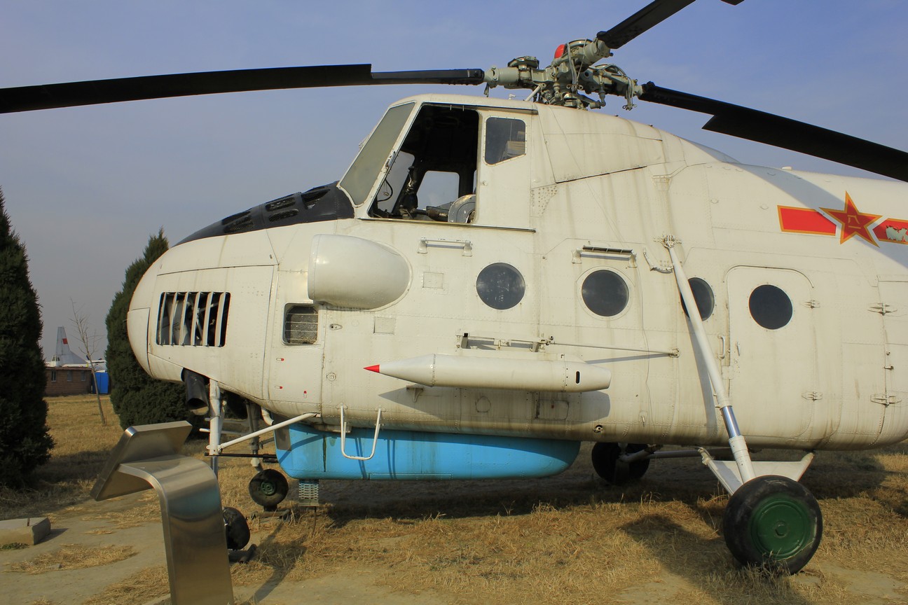 中国第一款武装直升机，能挂炸弹火箭弹，还能运吉普车和火箭炮