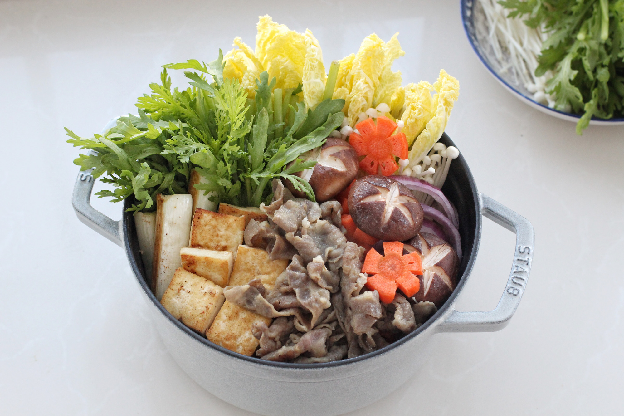 日式家常寿喜锅做法，有荤有素食又健康，淋上一碗酱汁告别水煮菜