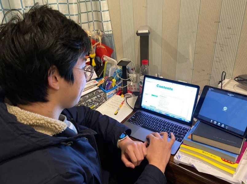 高考前后对比图火了，颜值差距堪比“整容”，家庭地位直线下降