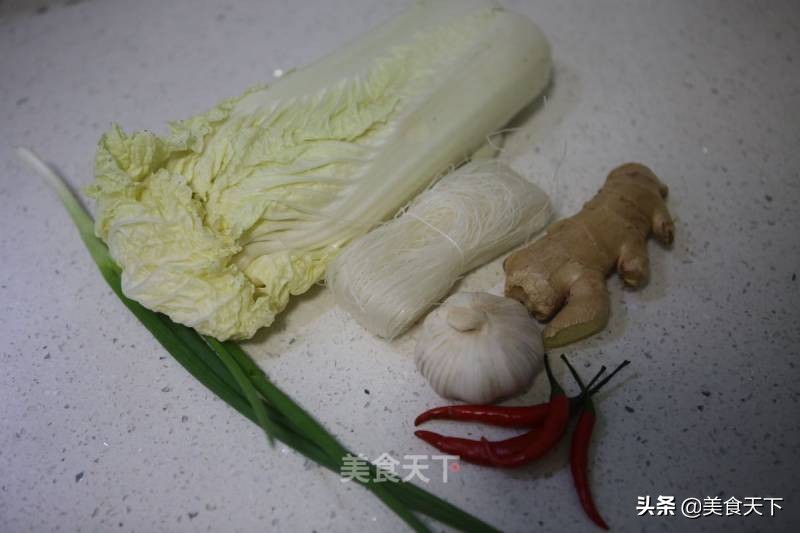 酸溜溜的味道，酸爽可口，开胃下饭，还帮油腻腻的肠胃减减负