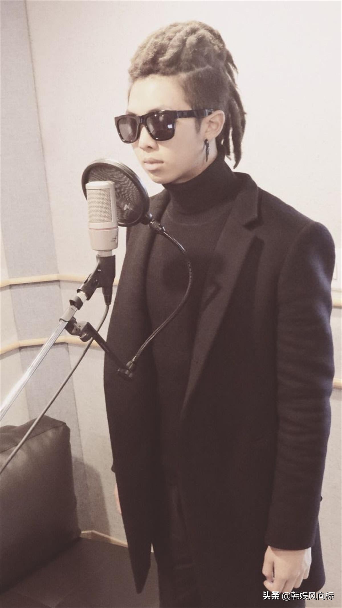 郑号锡电梯事件，V甩毛巾RAP，算尴尬吗？Jin：别看我的