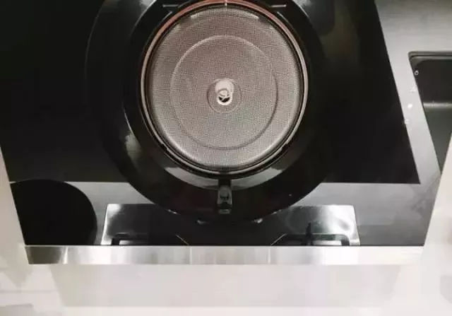 懒人必备的清洁神器，油渍污渍不用手搓，过年大扫除泡一泡就干净