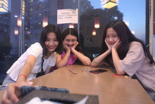 大一新生开学，寝室选择床位也有“讲究”，4人寝很容易踩坑