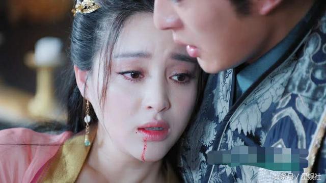 看古装美女吐血桥段,刘亦菲唯美,王祖贤霸气,赵丽颖让人想哭