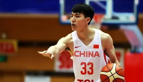 吴前为什么落选男篮世界杯(吴前三分0%！CBA里的MVP，到了国际赛场，为何如此低迷？)