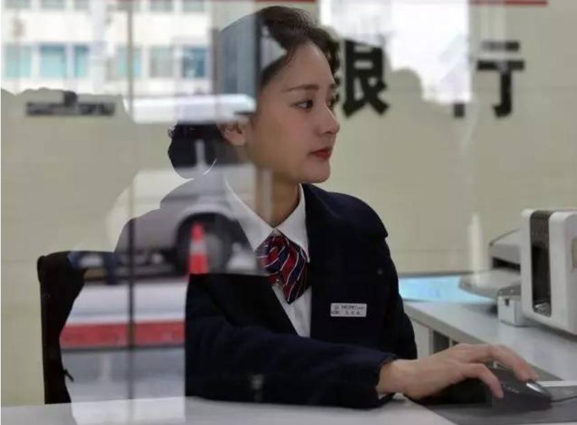 毕业以后才知道，5类工作对“四六级”有要求，入职门槛四级打底