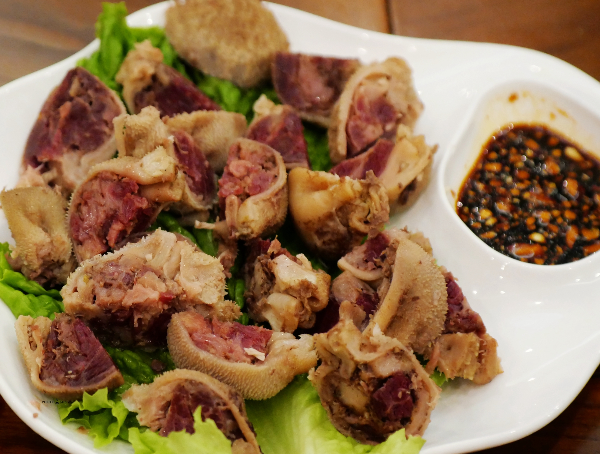 羊蝎子,烤羊肉,锅茶,奶茶,莜面,肚包肉,牛肉饼,都是坝上的特色美食