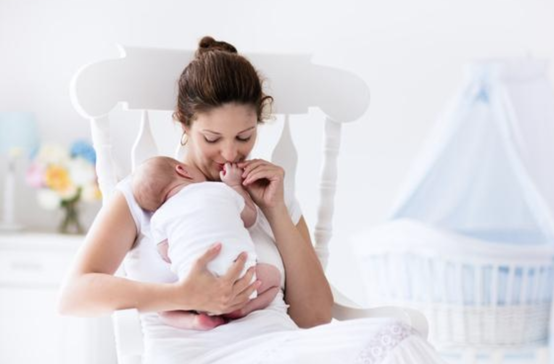 孕乐宝!两个月的宝宝能竖着抱吗"怎么进行"-第2张图片-赛风博客