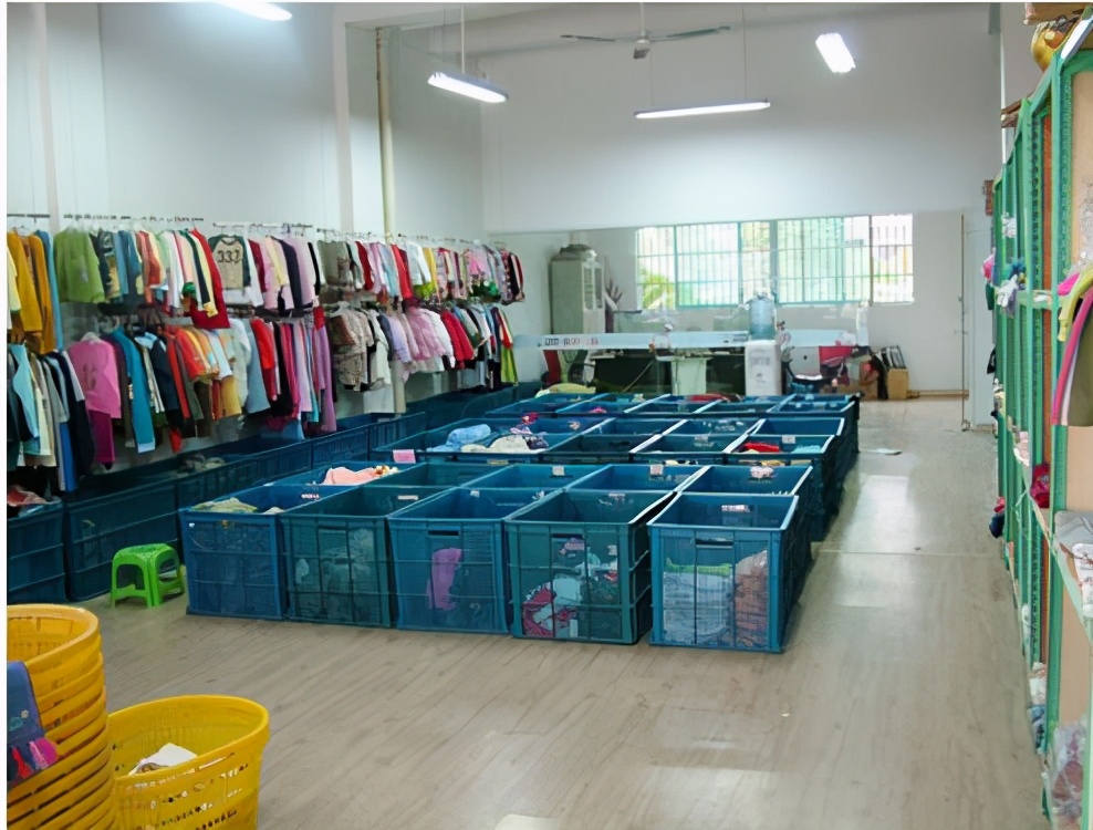 幼儿园六一表演，100多块的表演服就用一次，不浪费吗？