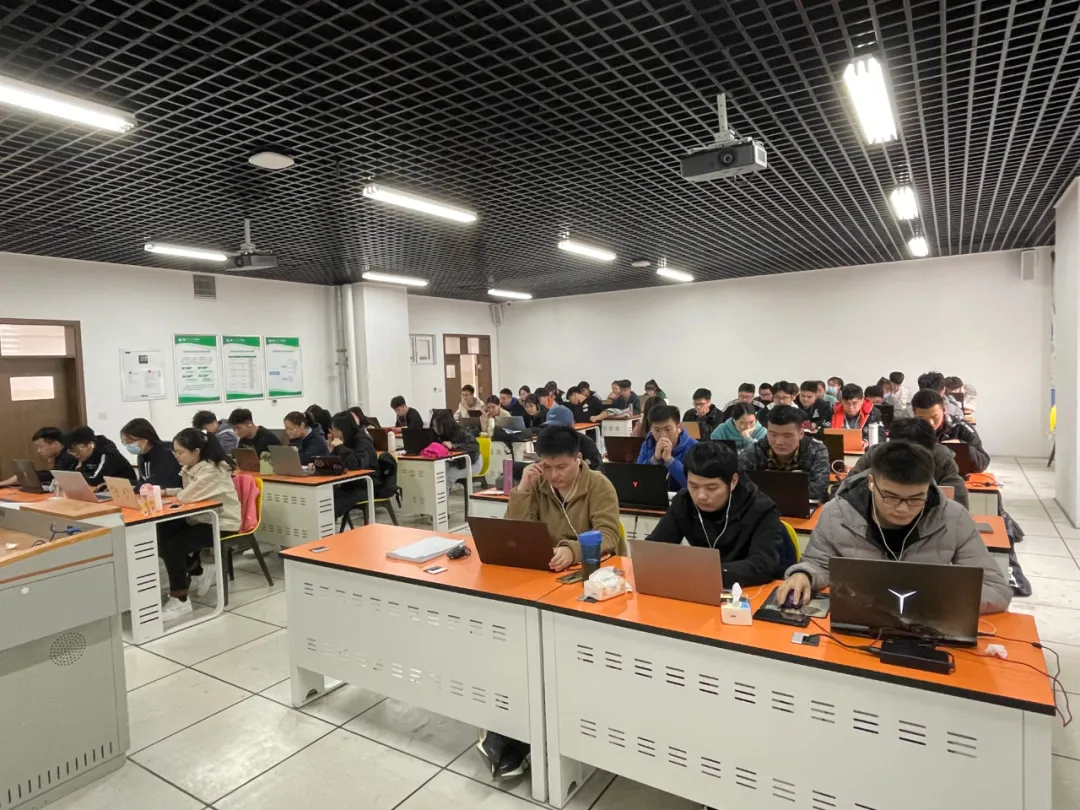 河南师范大学联合八六三软件成功开启软件学院2019级实训教学